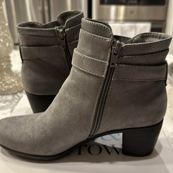 Croft & Barrow Gray Boots - Picture 6 of 6